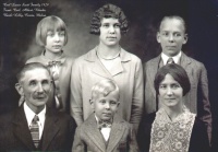 1929 Carl Scott Family.jpg